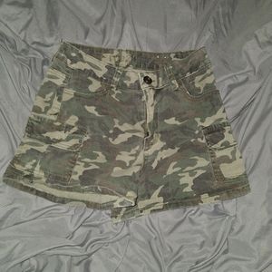 Rue 21 Cameo Shorts Sz. 8 EUC